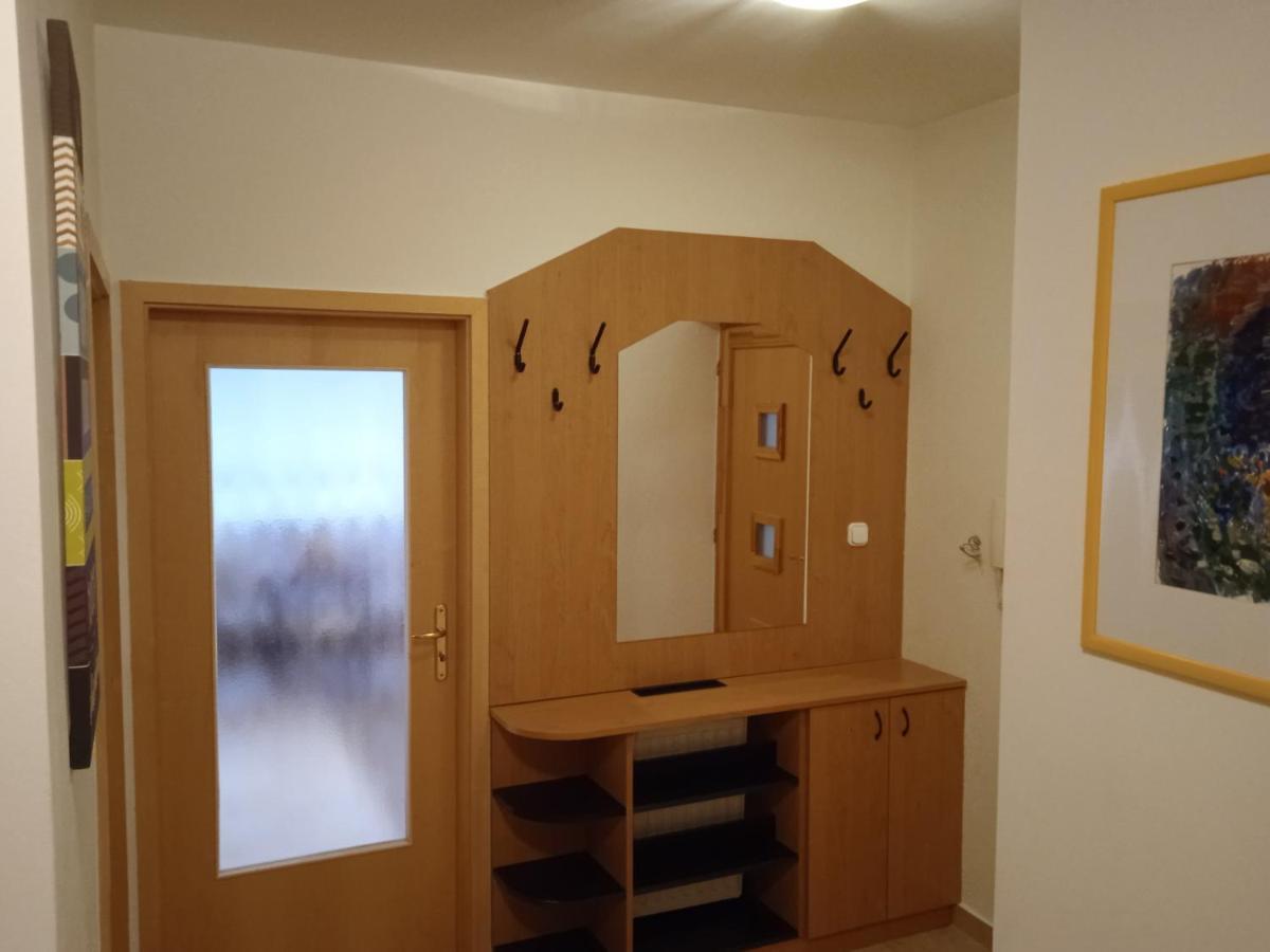 Family Apartment-Csaladias Hangulat Gyor Ngoại thất bức ảnh