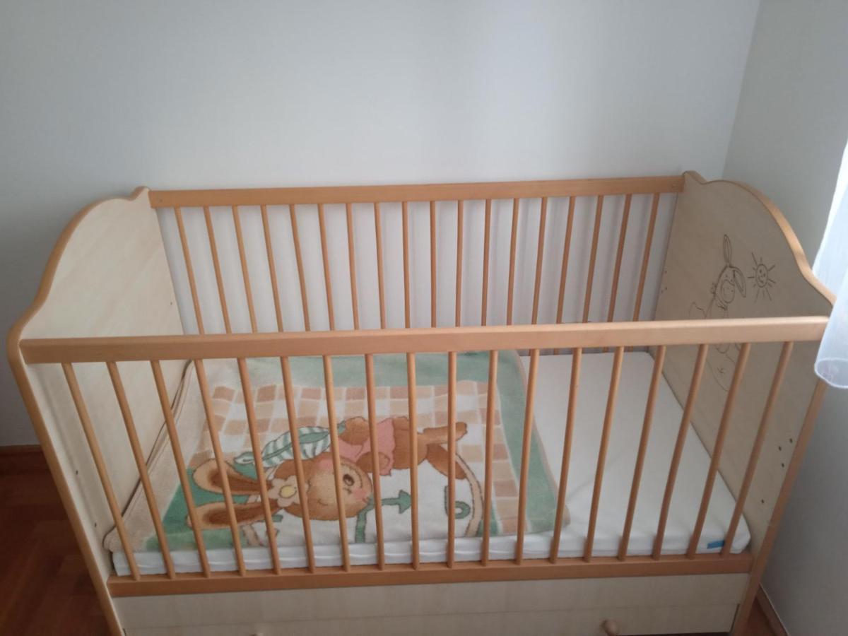 Family Apartment-Csaladias Hangulat Gyor Ngoại thất bức ảnh